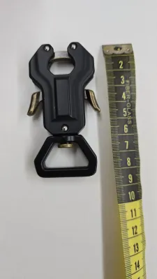 Karabinerhaken mit Wirbel Dreiecksring 8 cm Schwarz