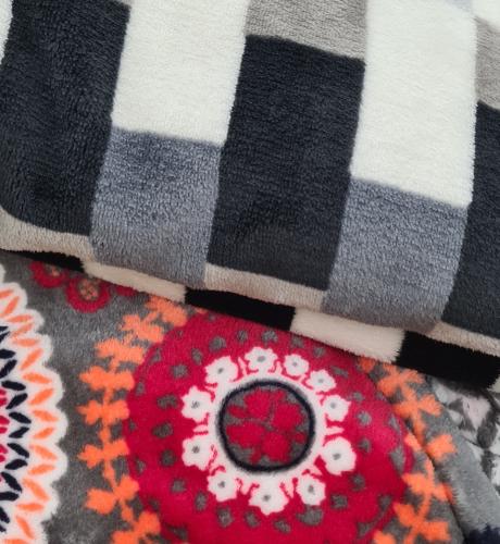 kuscheldecke-leicht-grau-bunte-manddelas-ca-70cm-x-100cm-53829