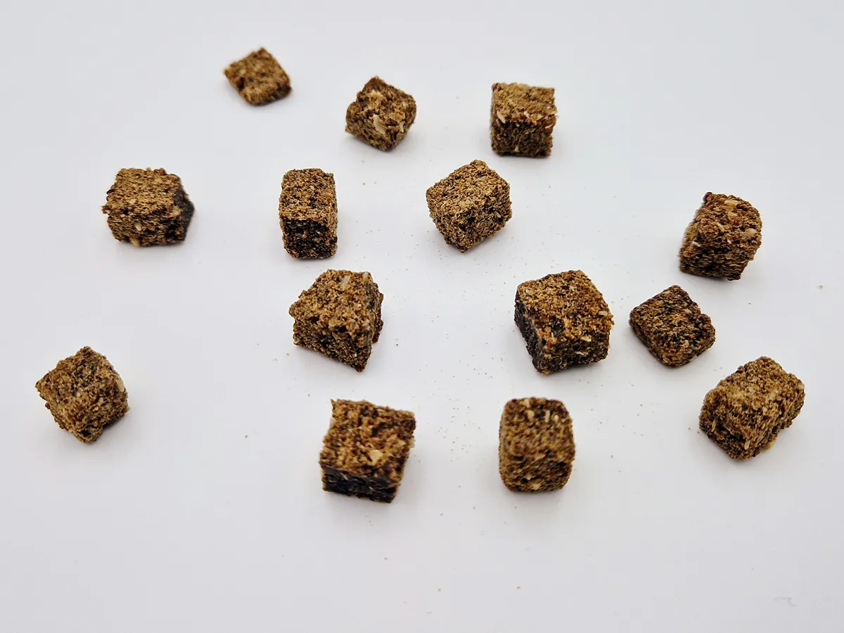 Bluefish Trainingswürfel Hähnchen 1 kg – Belohnungssnack für Hunde