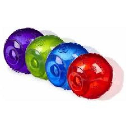 Hundeball Squeezz Ball, Gr. L Ø 8cm, assortiert, mit geschütztem Quietscher – KONG