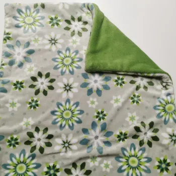 Kuscheldecke 3-lagig, kiwi, hellgrau blumen grün, 43x32cm