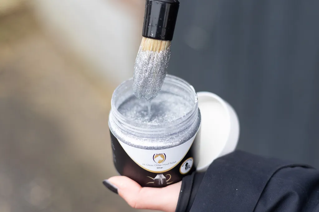 Excellent Horse Hi Gloss Glitter Hoof Polish Silver 150 ml